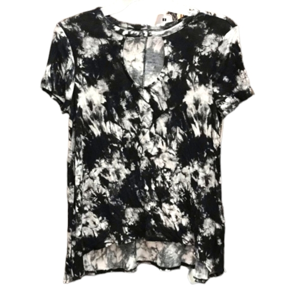 🔖FINAL SALE MUDD Black and White Tie Dye Flowy Top - Picture 2 of 8